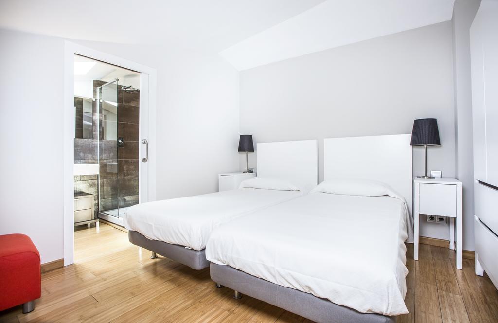 Girona Housing Ginesta 9 Apartment Exterior photo