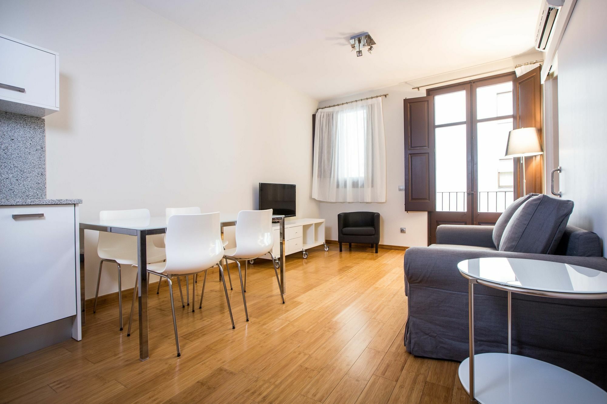 Girona Housing Ginesta 9 Apartment Exterior photo